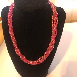 Vintage twisted bead necklace. Pink and white bead strand necklace- preowned